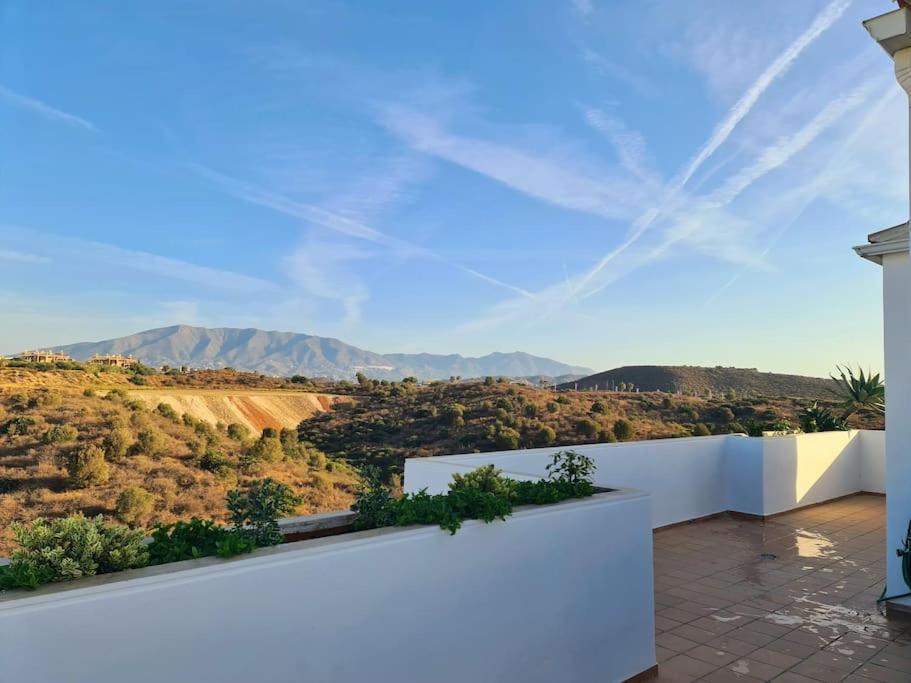شقة مالقة  في Atico Natuka Mijas Costa 250M2 De Relax Y Sol المظهر الخارجي الصورة
